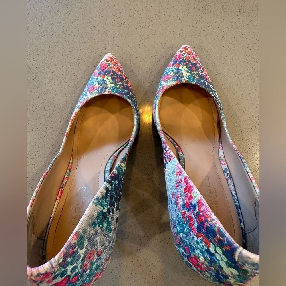 Charles David Pact Pump, Blossom Print Smooth Women's Size 8M - Picture 6 of 9